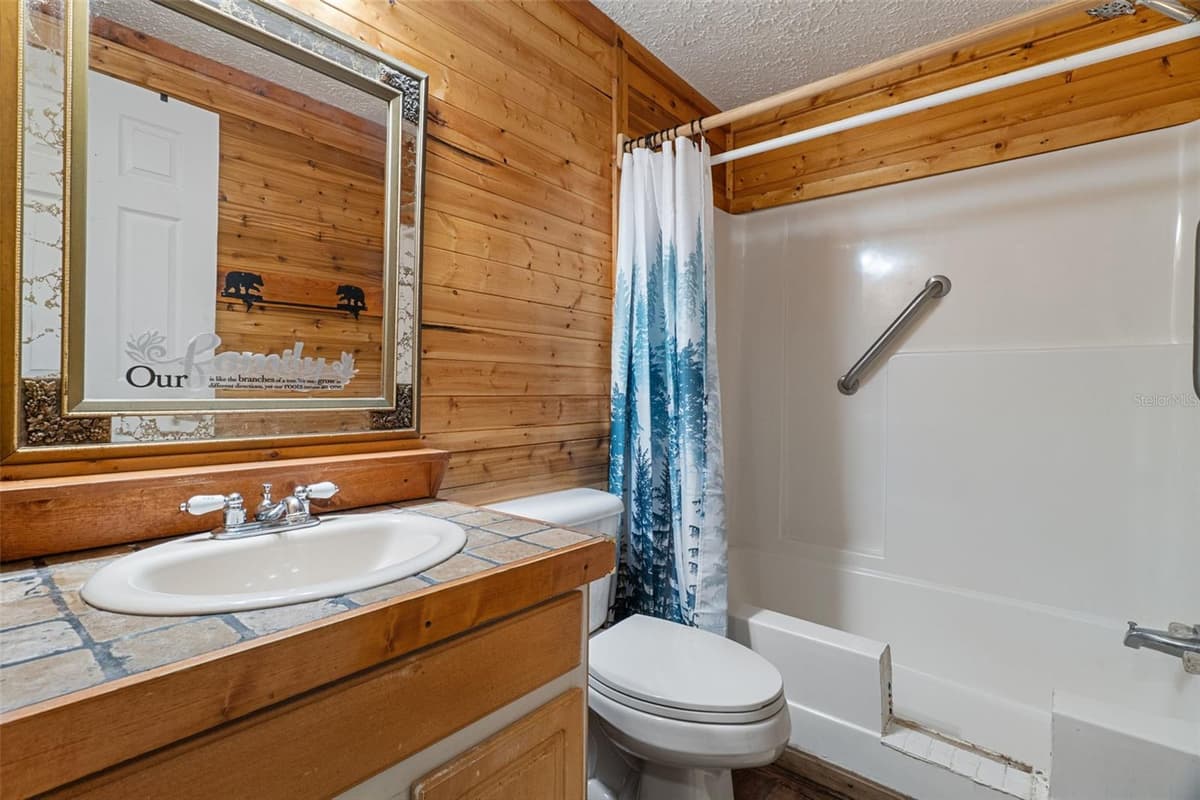 3322 SUSAN DRIVE — photo 23 of 32