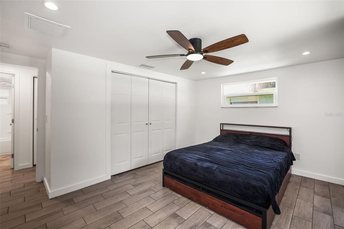 5646 QUIST DRIVE — photo 7 of 21