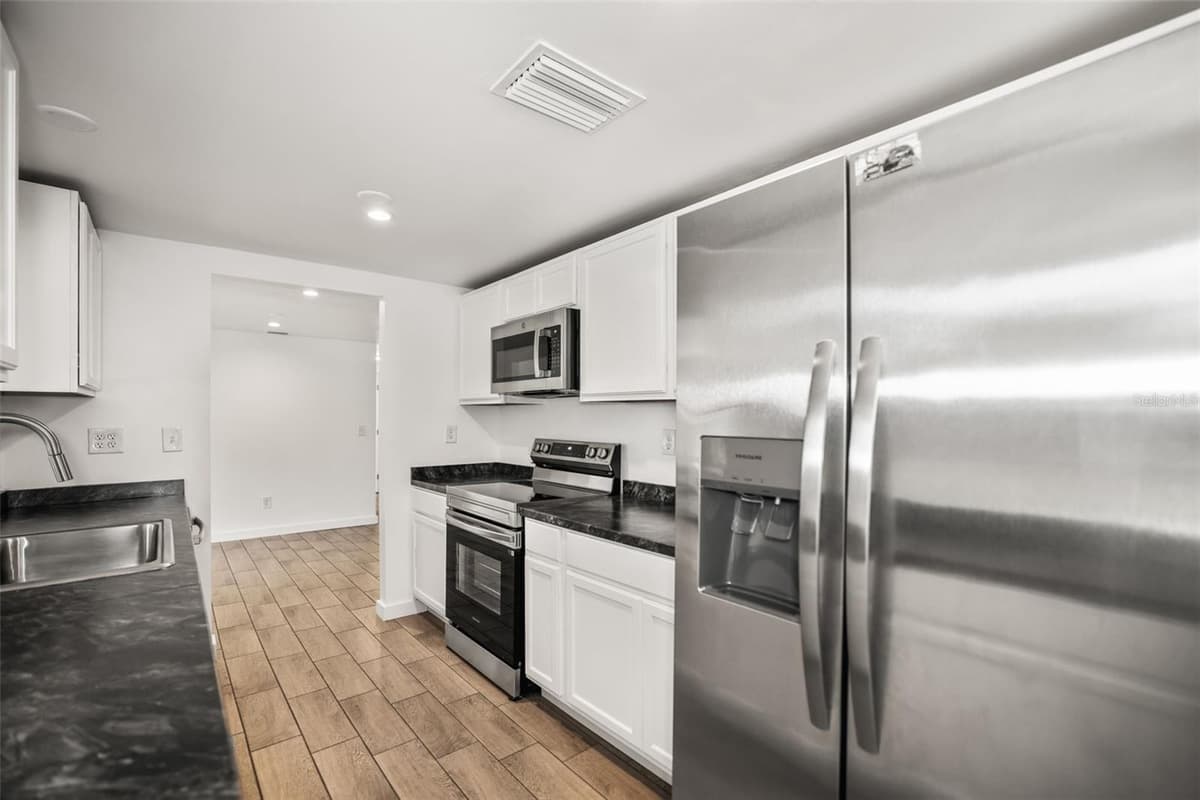 5646 QUIST DRIVE — photo 16 of 21
