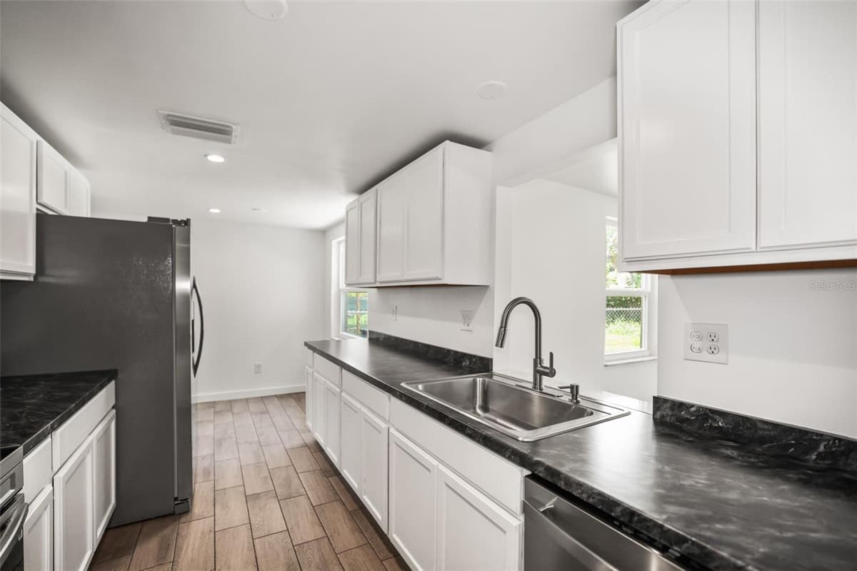 5646 QUIST DRIVE — photo 15 of 21