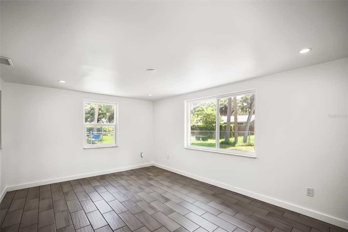 5646 QUIST DRIVE — photo 18 of 21