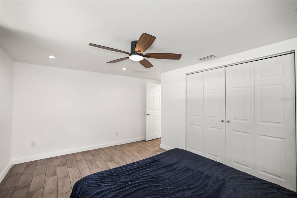 5646 QUIST DRIVE — photo 8 of 21