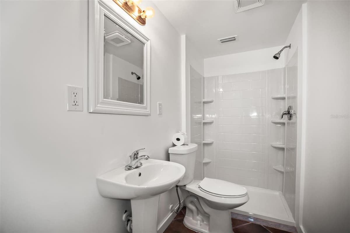 5646 QUIST DRIVE — photo 9 of 21