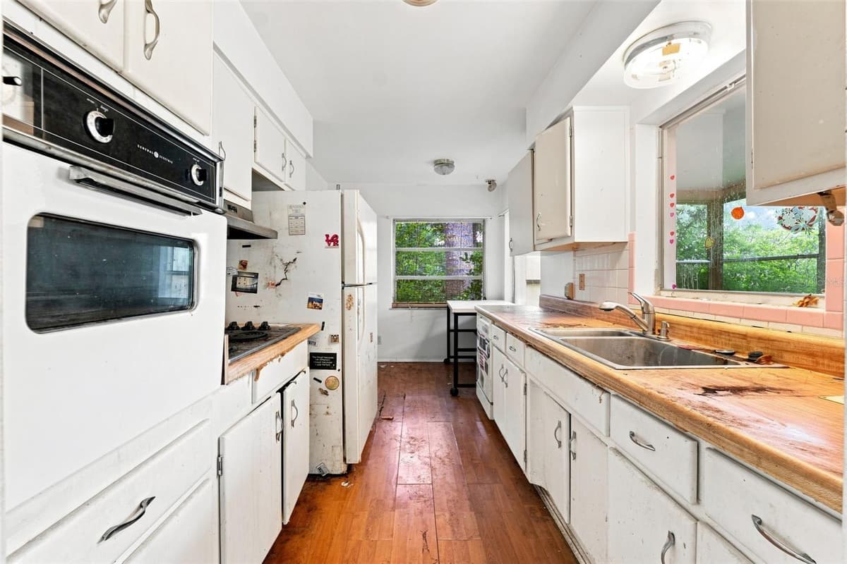 2310 INDIGO DRIVE — photo 4 of 17