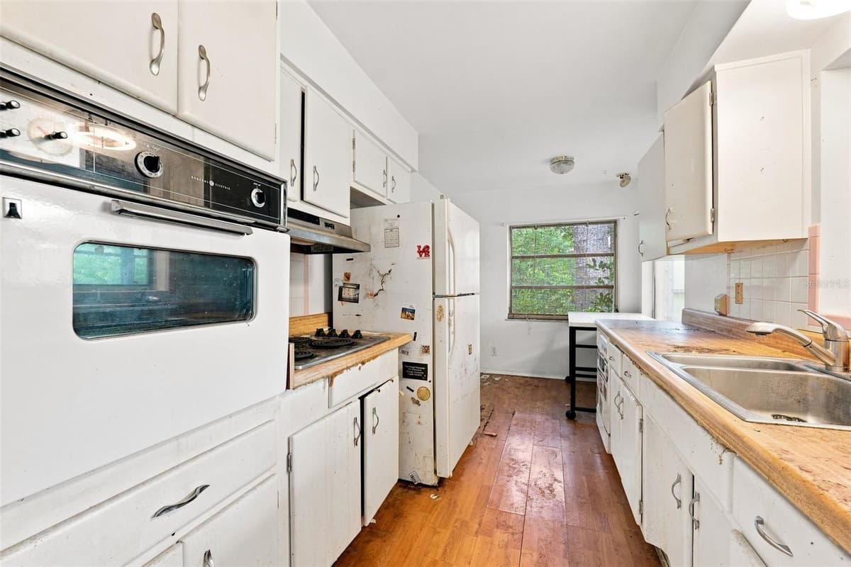 2310 INDIGO DRIVE — photo 5 of 17