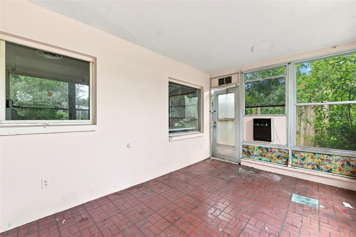 2310 INDIGO DRIVE — photo 13 of 17