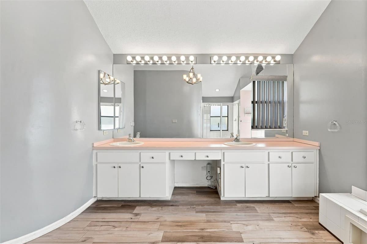15923 ELLSWORTH DRIVE — photo 30 of 61