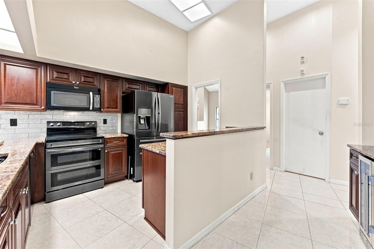 15923 ELLSWORTH DRIVE — photo 11 of 61