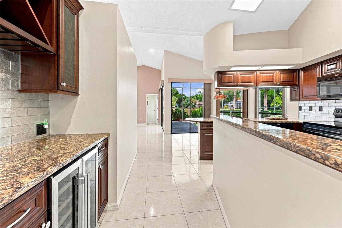 15923 ELLSWORTH DRIVE — photo 10 of 61