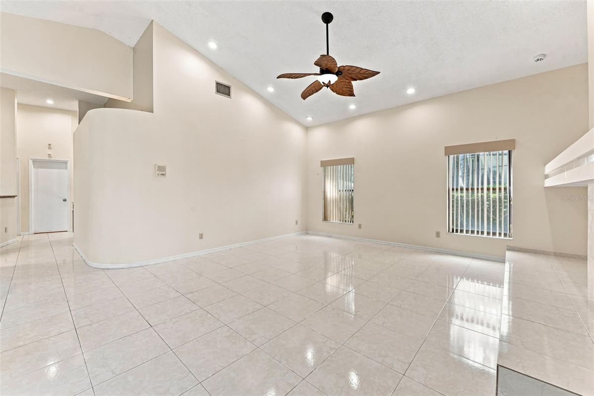 15923 ELLSWORTH DRIVE — photo 22 of 61