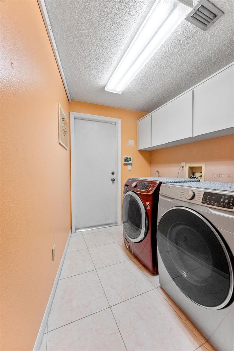 15923 ELLSWORTH DRIVE — photo 43 of 61