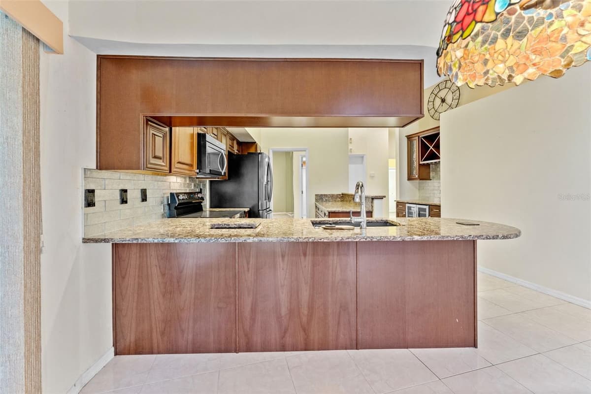 15923 ELLSWORTH DRIVE — photo 18 of 61