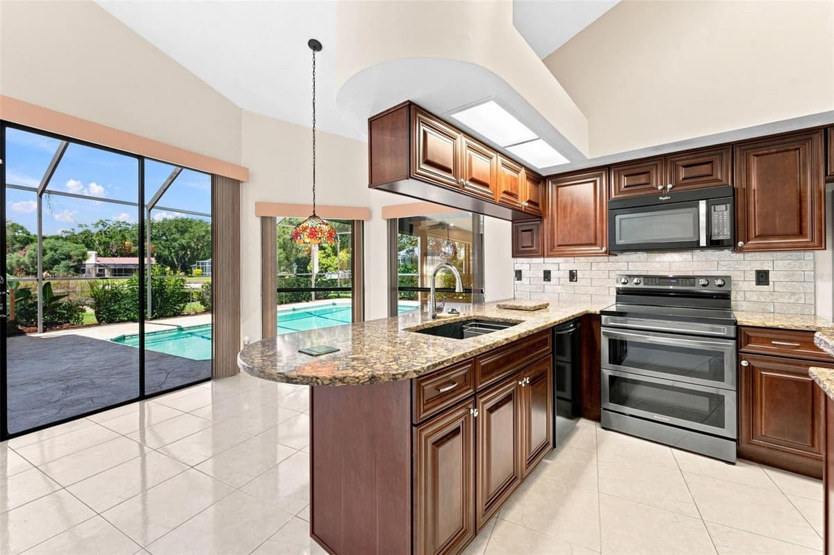 15923 ELLSWORTH DRIVE — photo 12 of 61