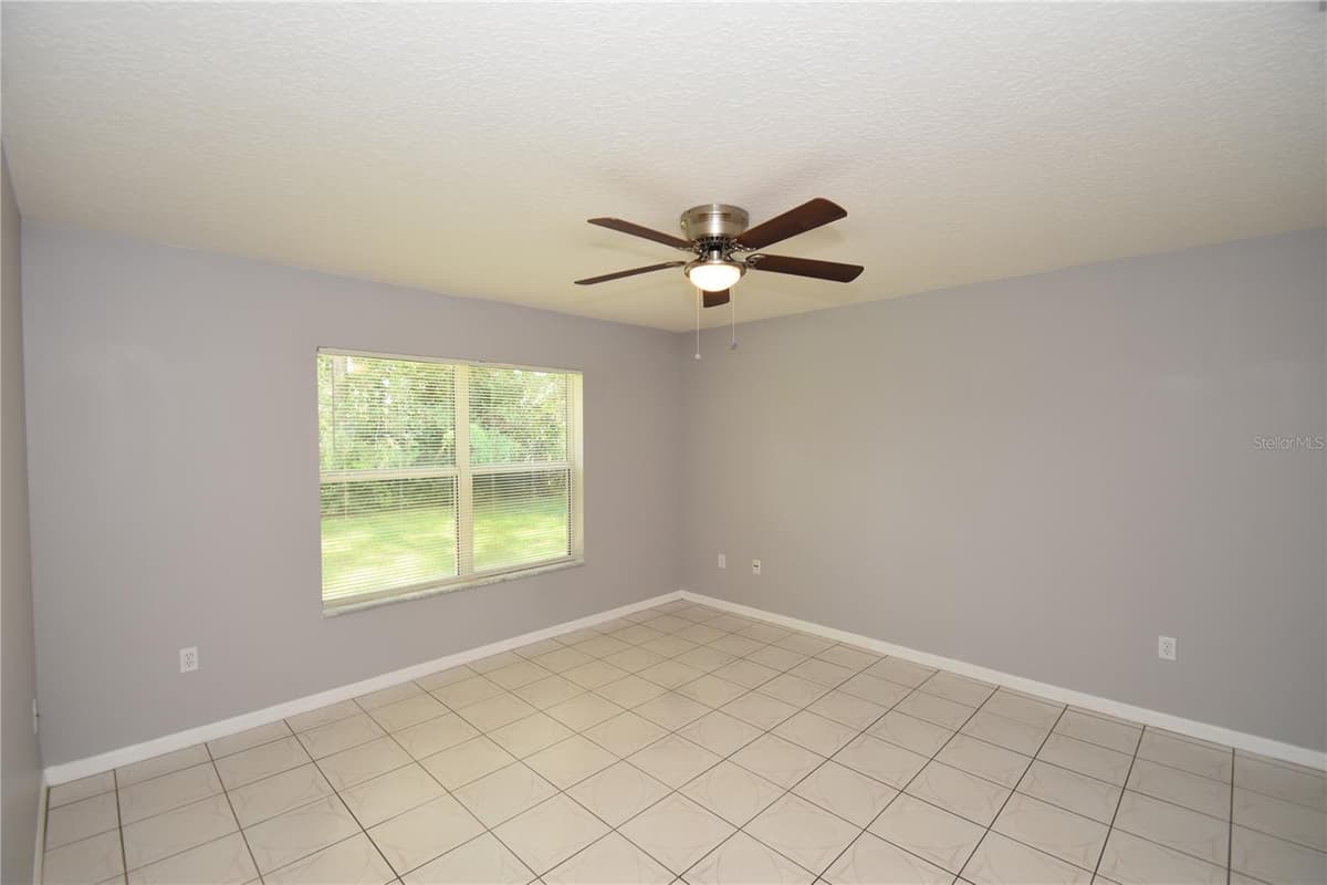87 PONY EXPRESS DRIVE — photo 12 of 48