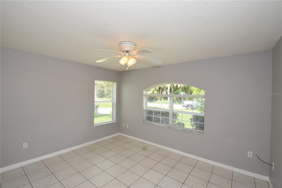 87 PONY EXPRESS DRIVE — photo 22 of 48