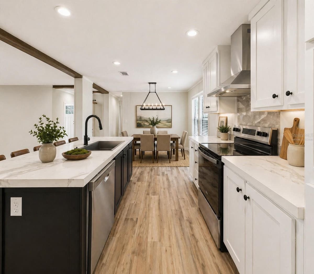 202 MIMOSA DRIVE — photo 3 of 19
