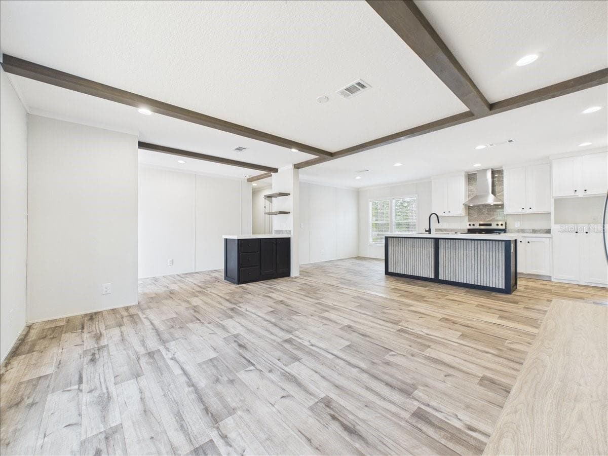 202 MIMOSA DRIVE — photo 4 of 19