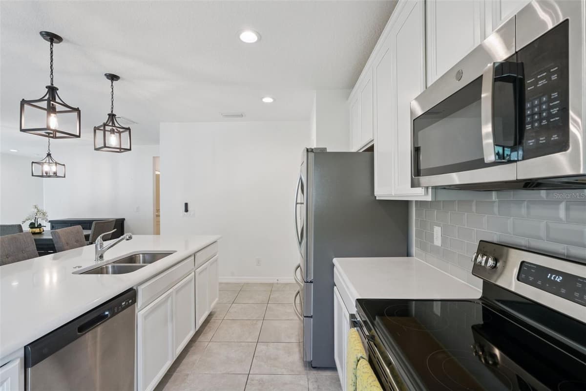 809 MARCEL LOOP — photo 8 of 22