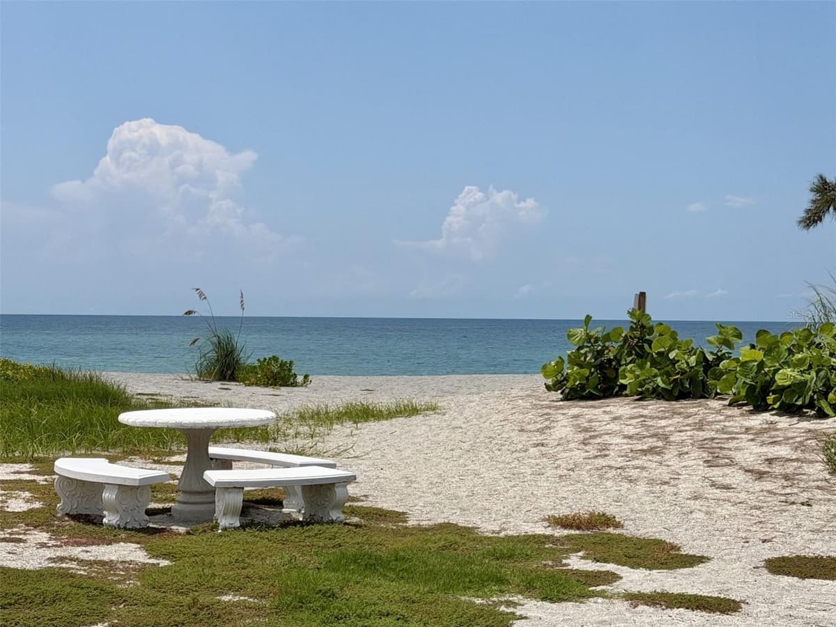 1585 TARPON CENTER DR — photo 4 of 4