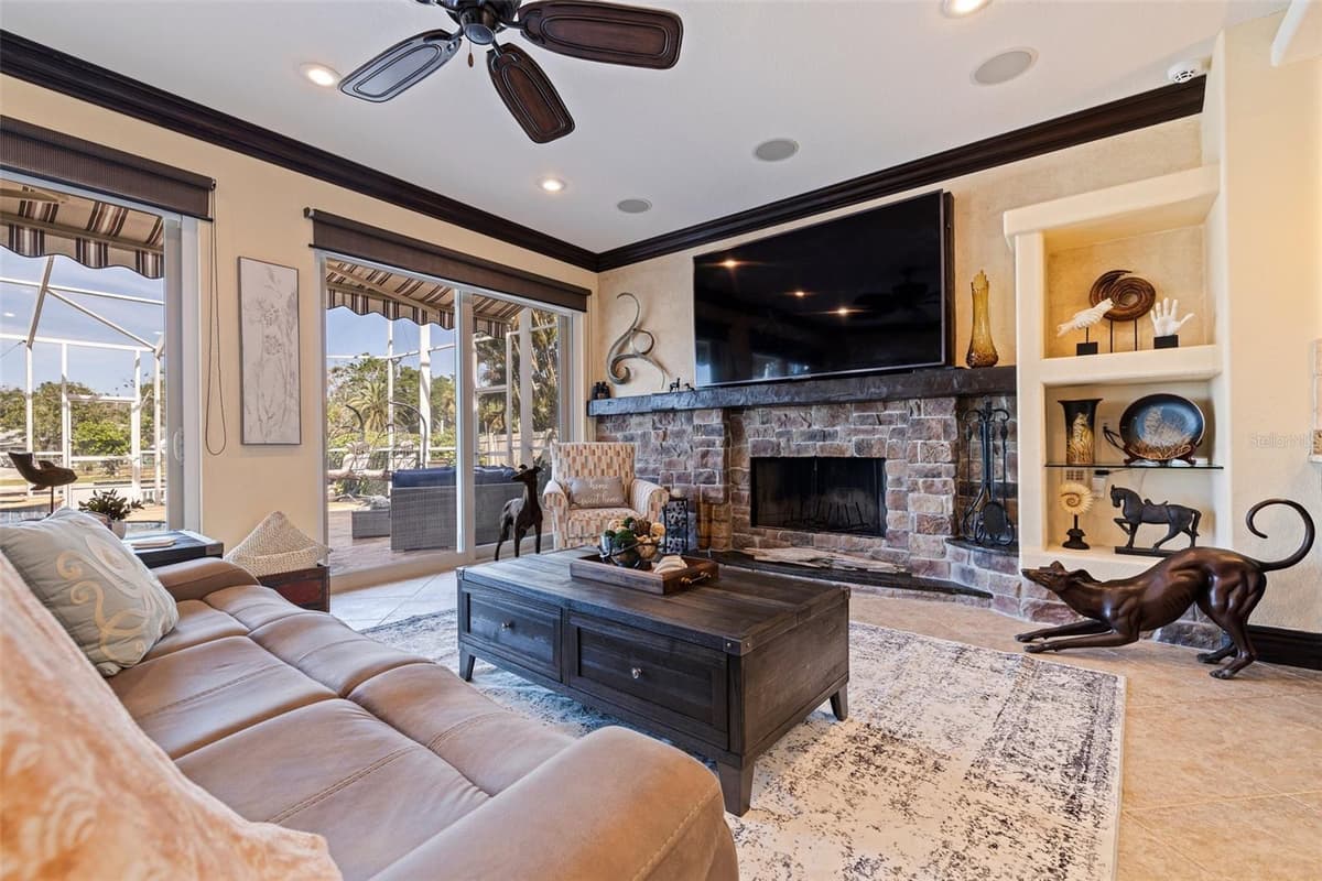3931 POMPANO DRIVE — photo 17 of 63