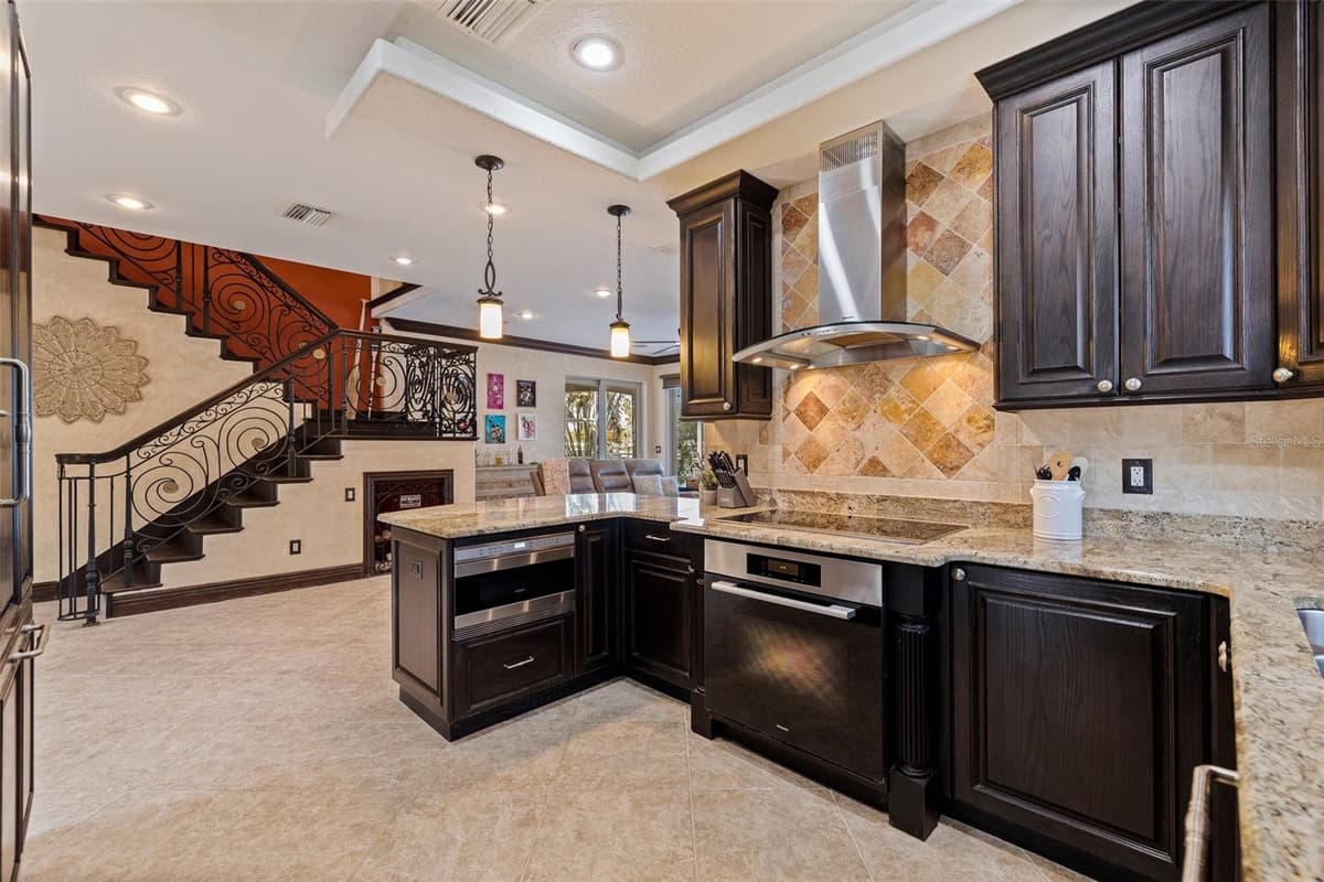 3931 POMPANO DRIVE — photo 14 of 63