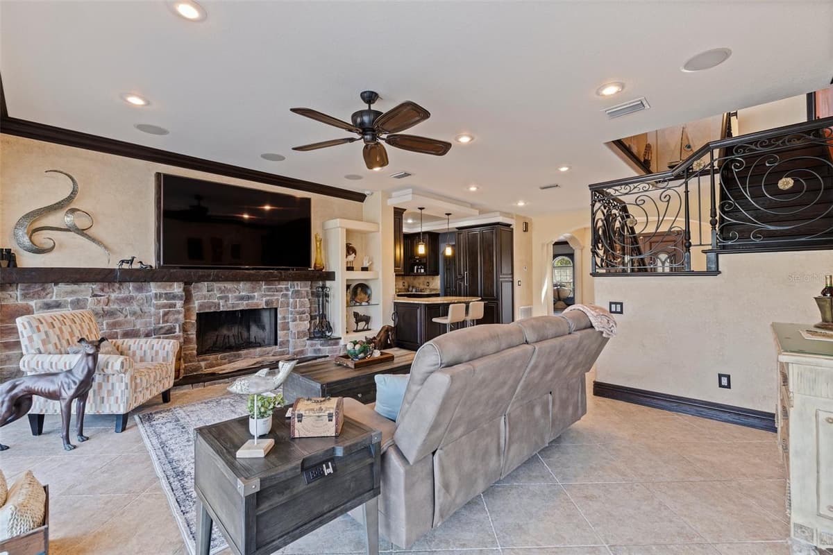 3931 POMPANO DRIVE — photo 19 of 63