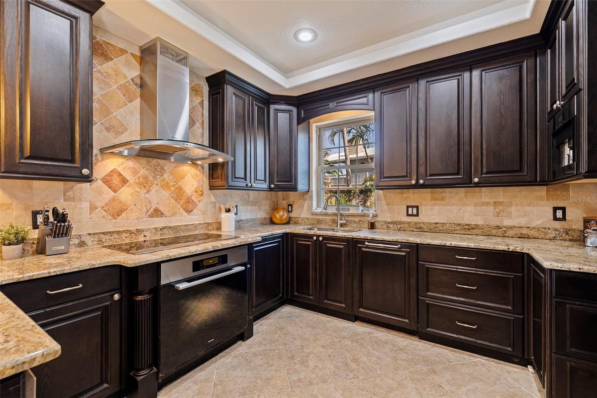 3931 POMPANO DRIVE — photo 12 of 63