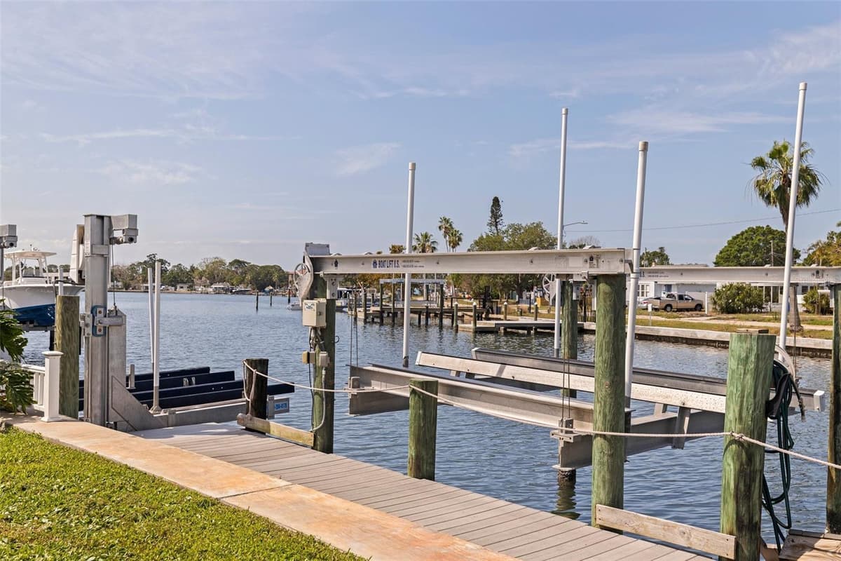 3931 POMPANO DRIVE — photo 6 of 63