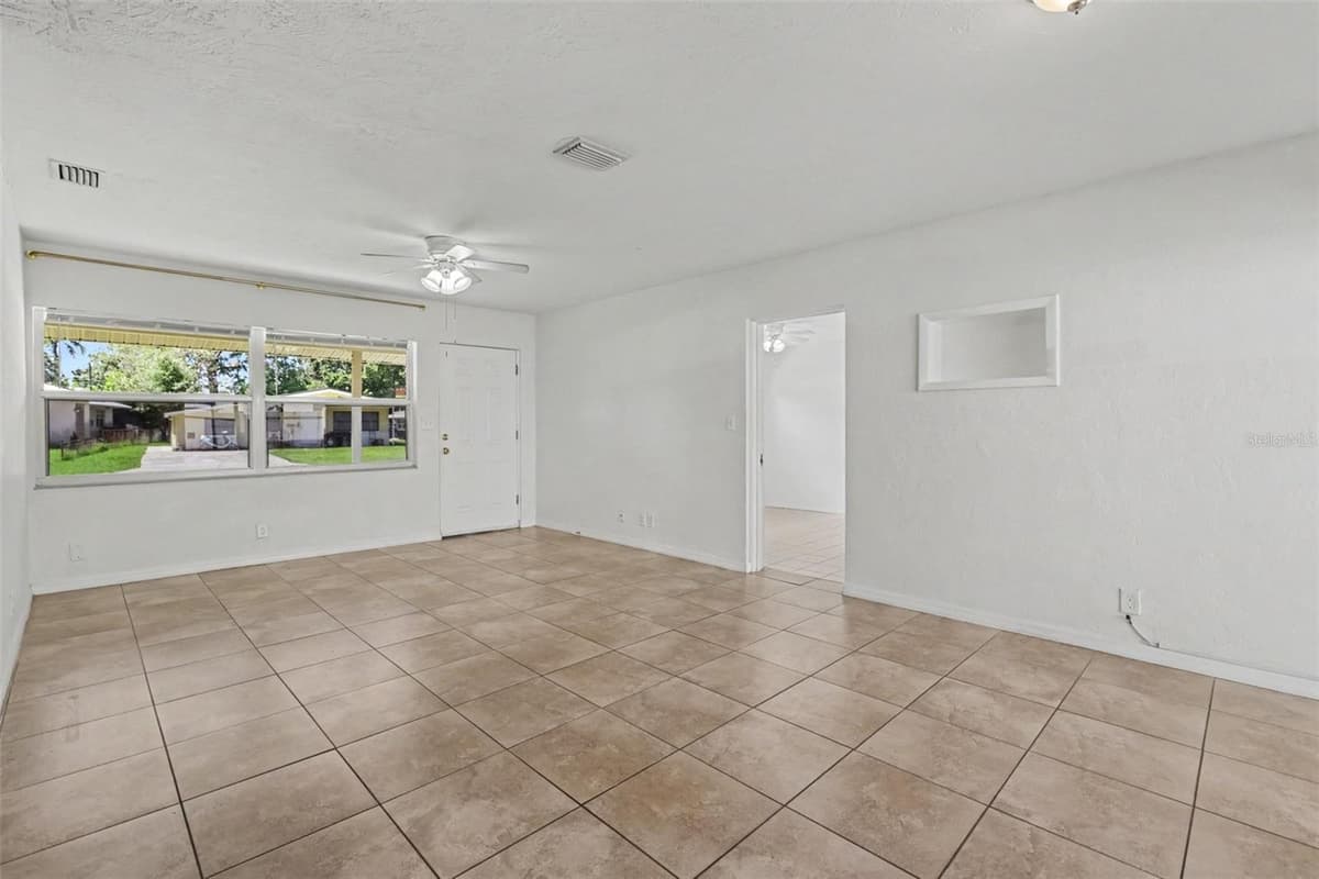 5585 ATLANTIC AVENUE — photo 3 of 17
