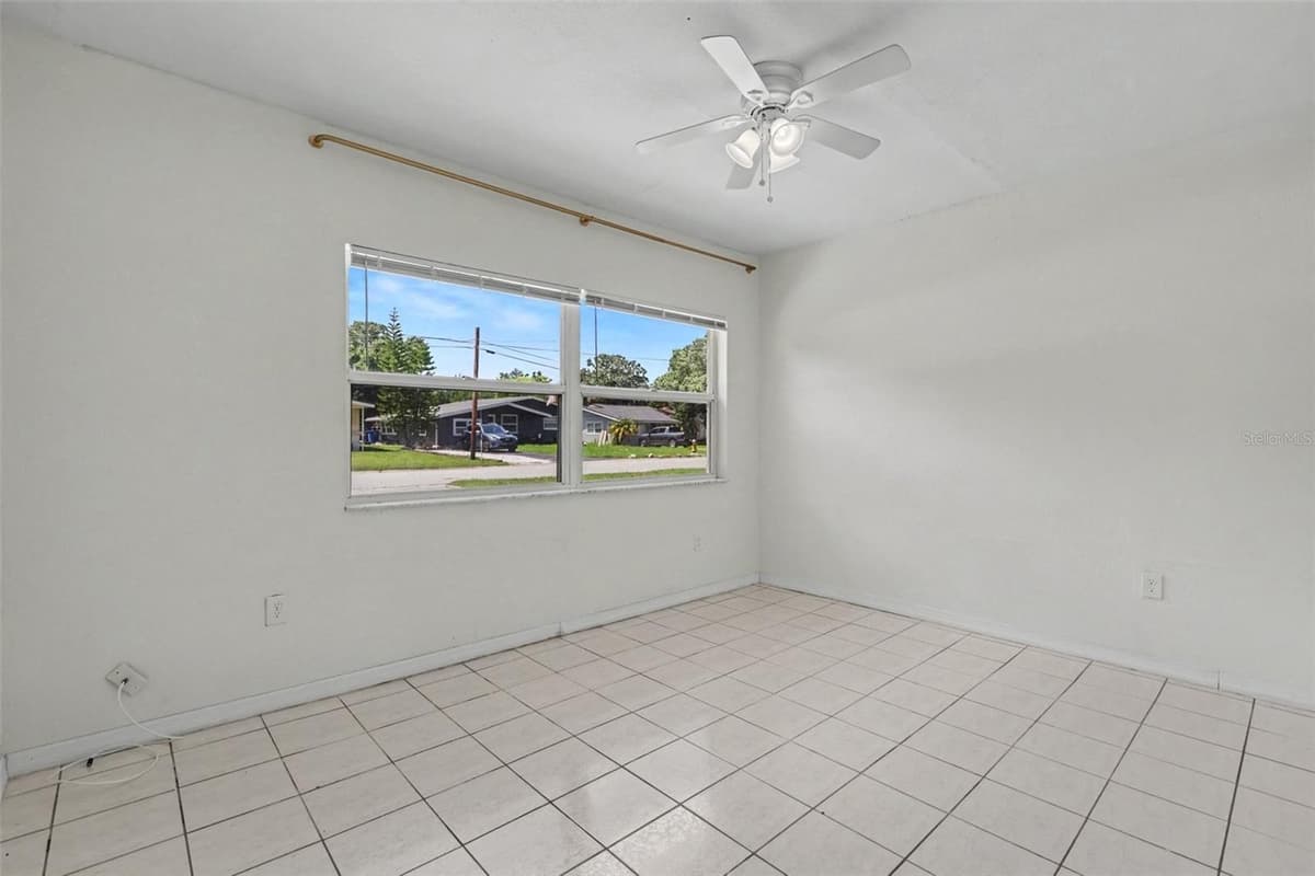 5585 ATLANTIC AVENUE — photo 8 of 17
