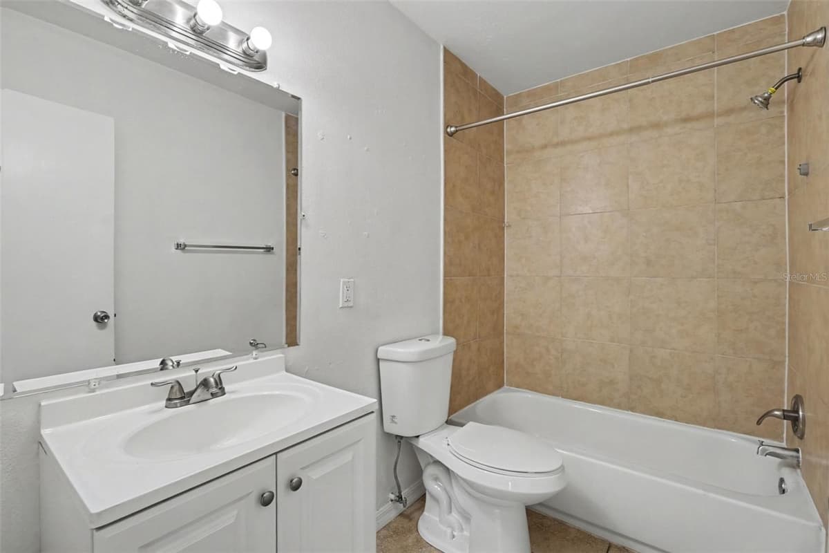 5585 ATLANTIC AVENUE — photo 9 of 17