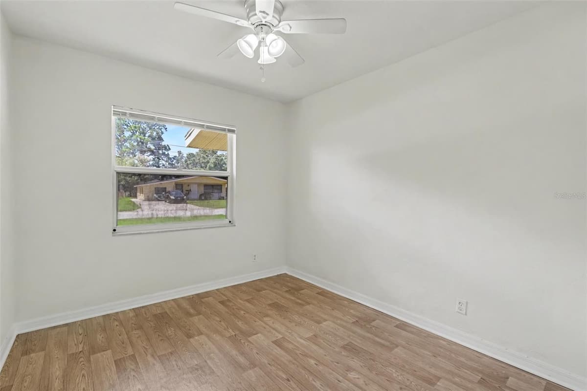 5585 ATLANTIC AVENUE — photo 10 of 17