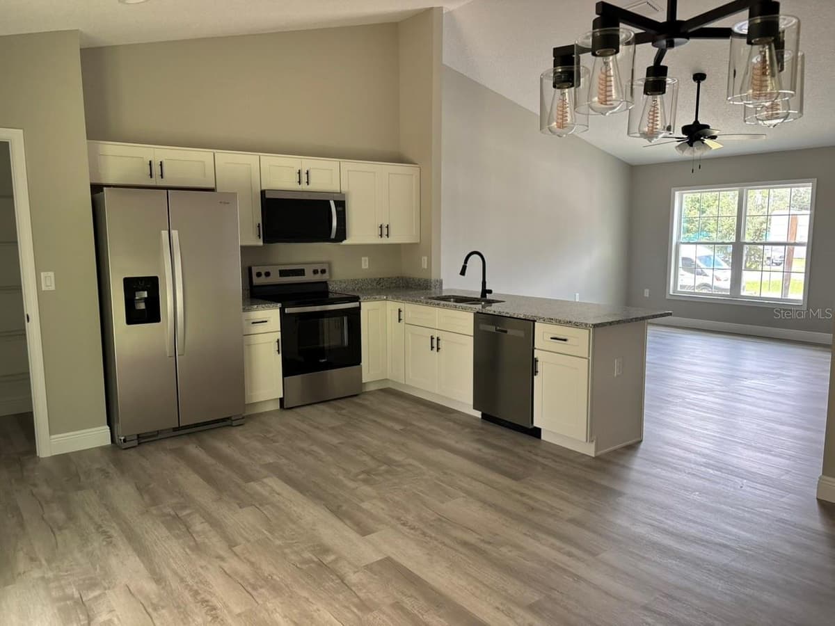 661 BANCROFT DRIVE — photo 13 of 28