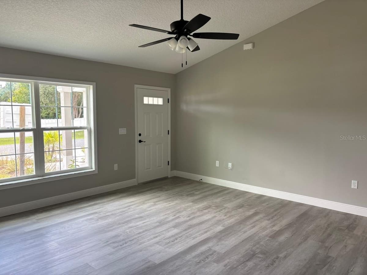 661 BANCROFT DRIVE — photo 9 of 28