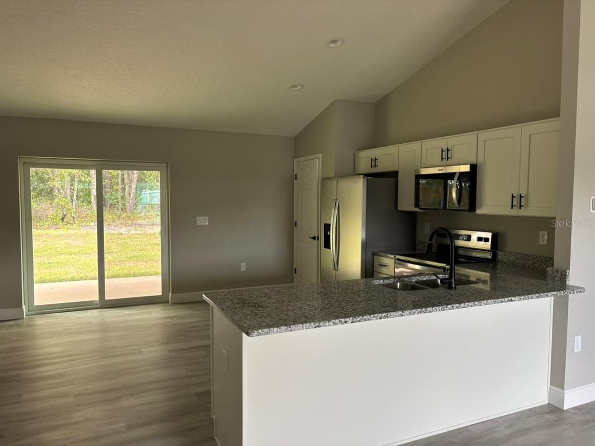661 BANCROFT DRIVE — photo 10 of 28