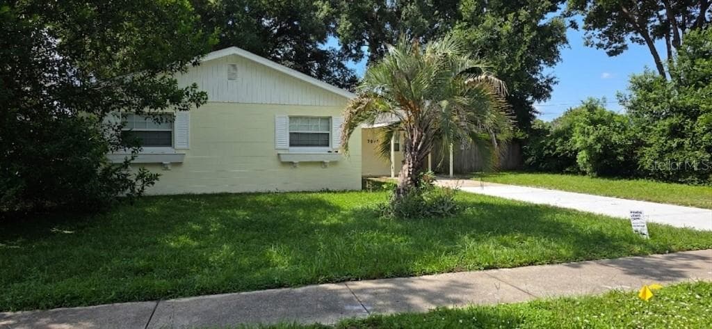 7670 STRATFORD BOULEVARD — photo 3 of 15