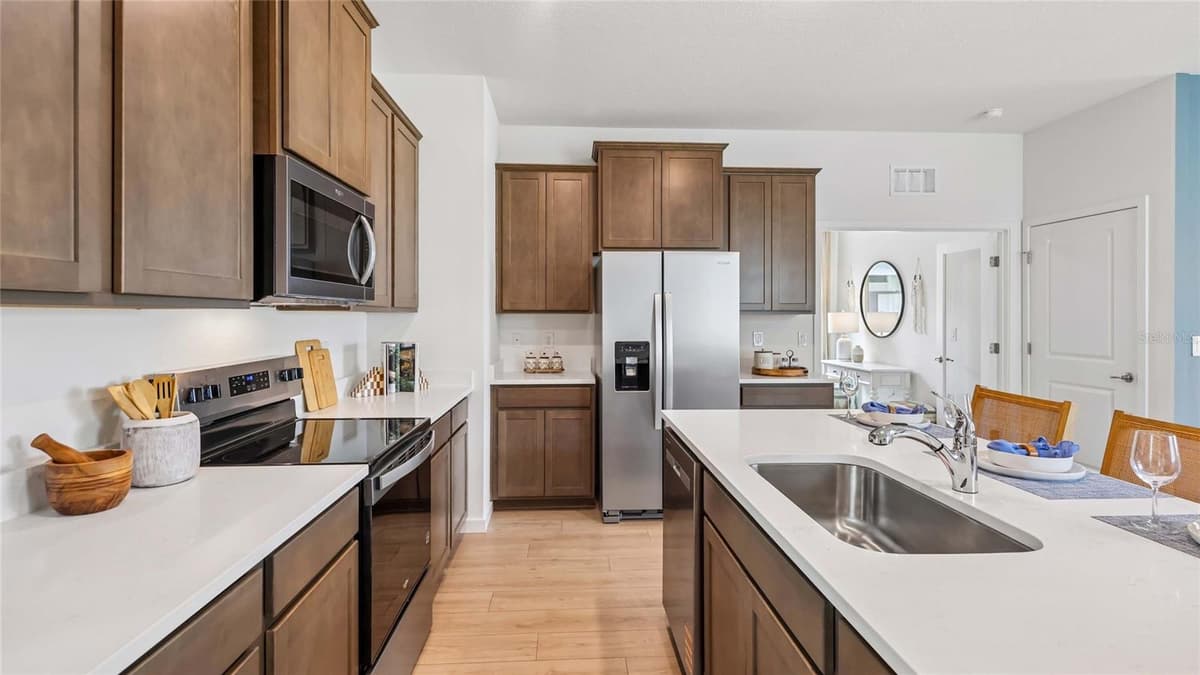8782 PINECREST TRAIL — photo 4 of 28