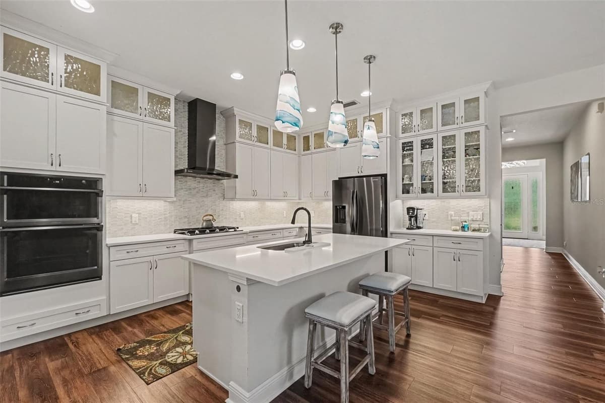 4502 RENWICK DRIVE — photo 3 of 30