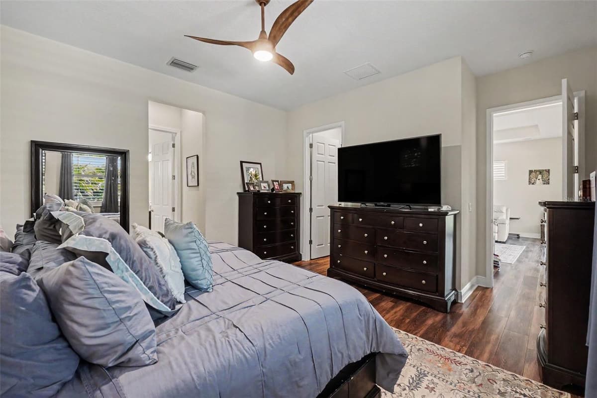 4502 RENWICK DRIVE — photo 14 of 30
