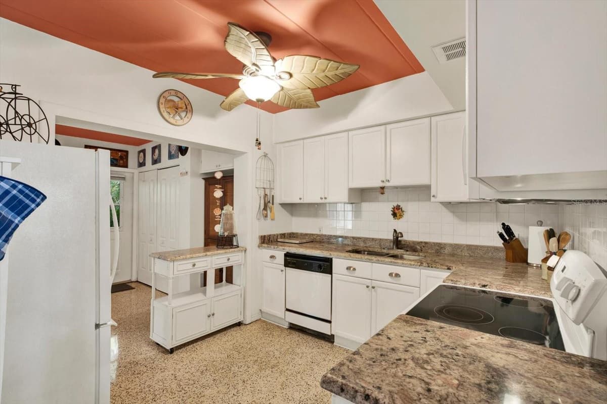 4032 57TH STREET — photo 9 of 24