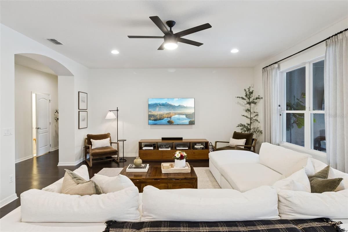 5743 THOMAS SQUARE DRIVE — photo 10 of 53