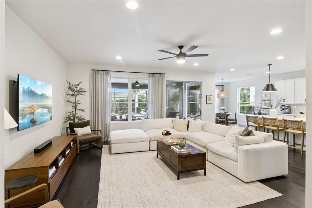 5743 THOMAS SQUARE DRIVE — photo 13 of 53