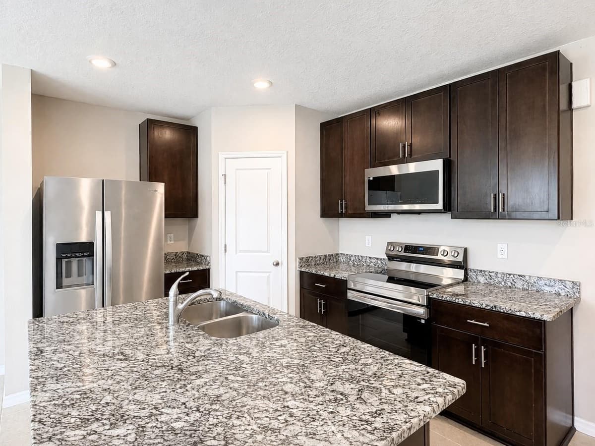 17048 CORAL KEY DRIVE — photo 16 of 64