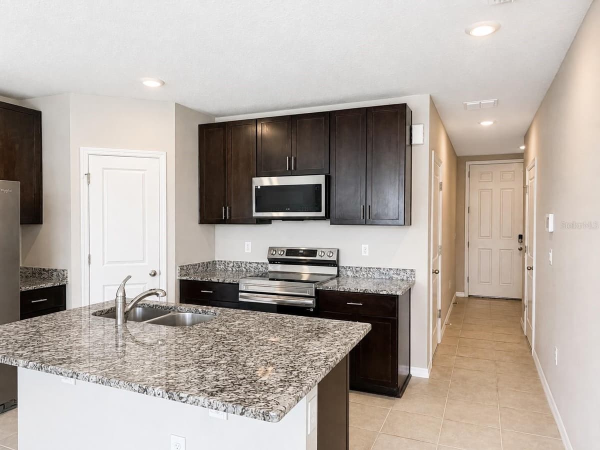 17048 CORAL KEY DRIVE — photo 9 of 64