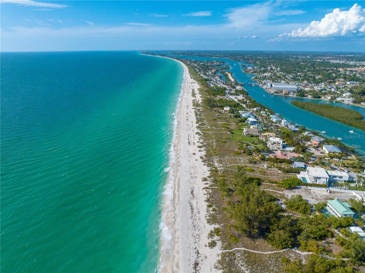 17048 CORAL KEY DRIVE — photo 59 of 64