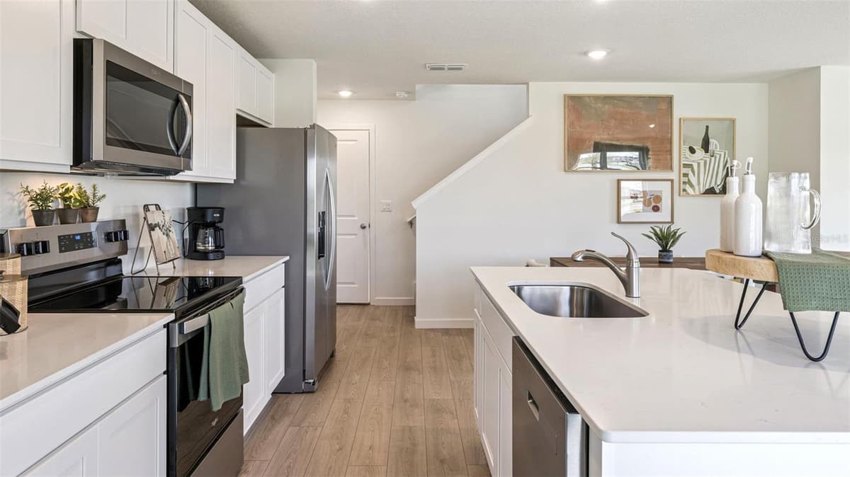 534 REMICK STREET — photo 8 of 26