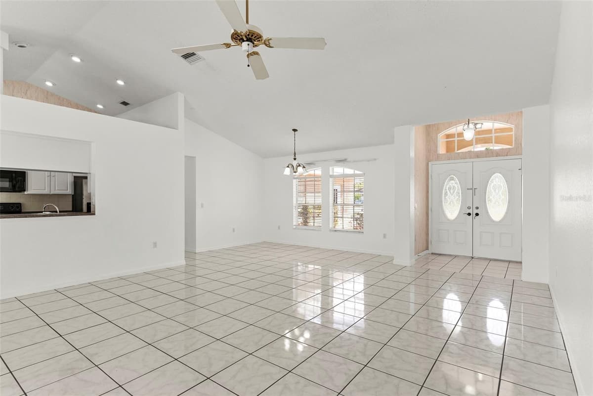 4653 MARINER BOULEVARD — photo 9 of 46