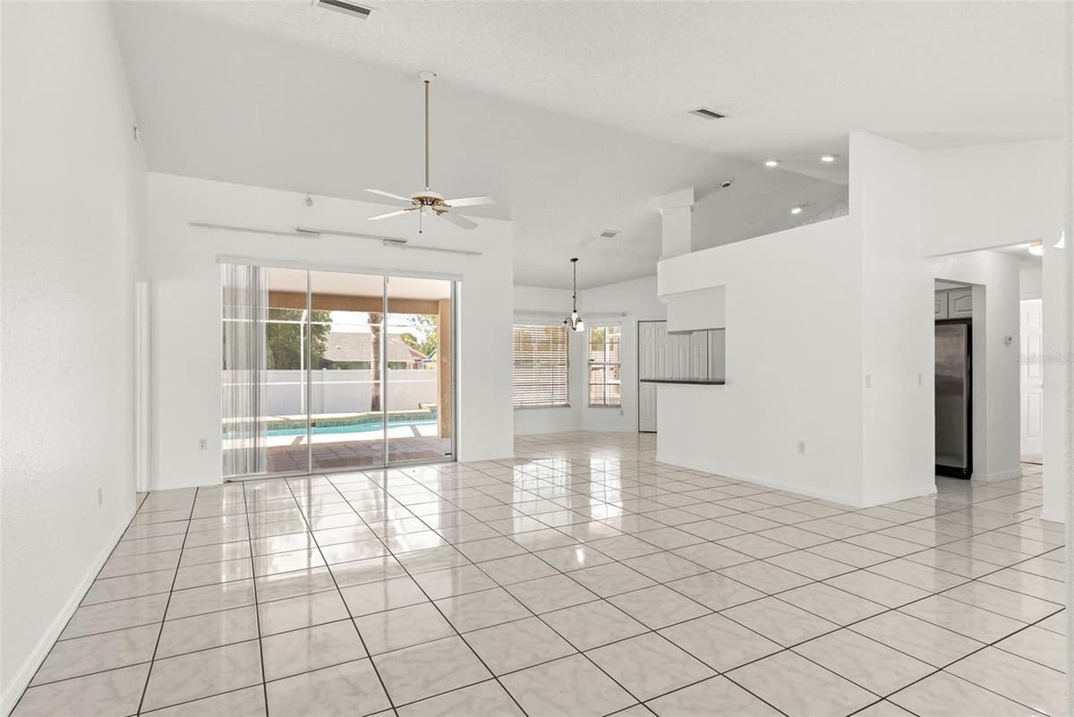 4653 MARINER BOULEVARD — photo 7 of 46