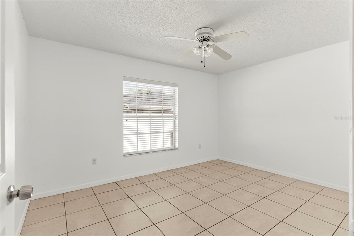 4653 MARINER BOULEVARD — photo 20 of 46