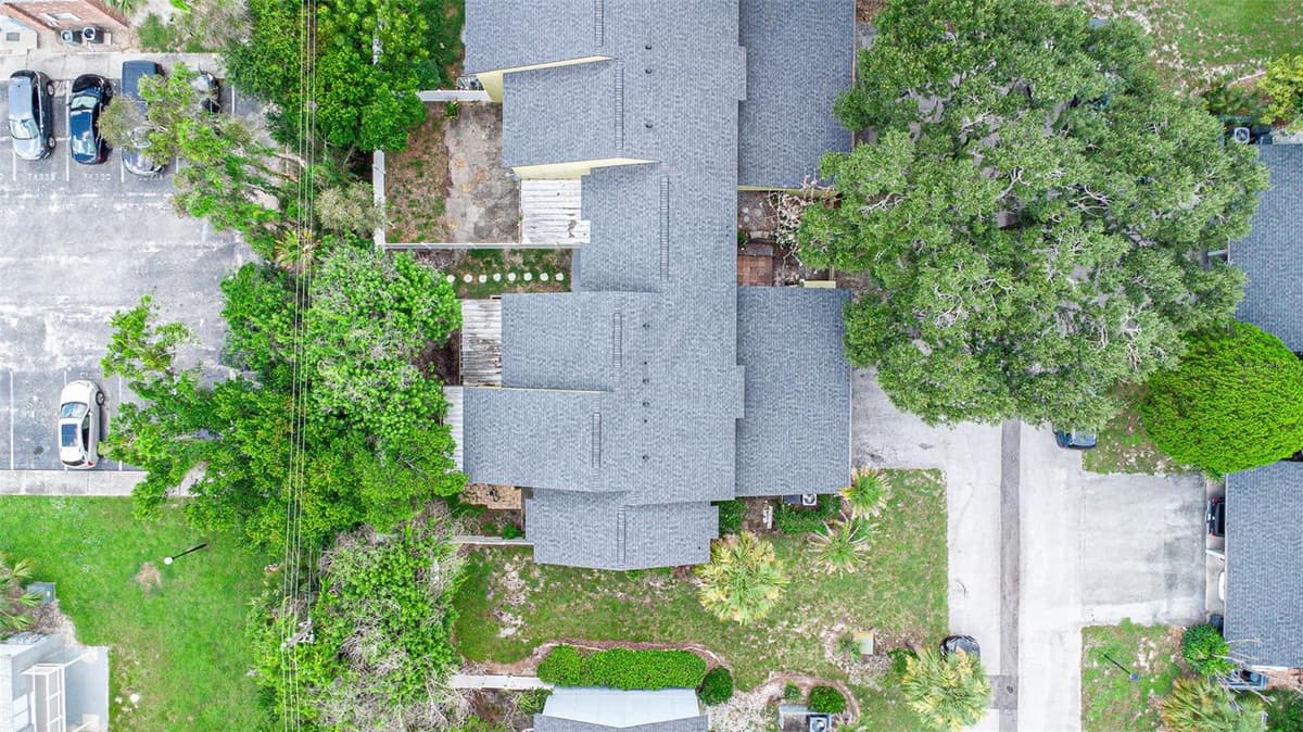 7468 CANFORD COURT — photo 4 of 32
